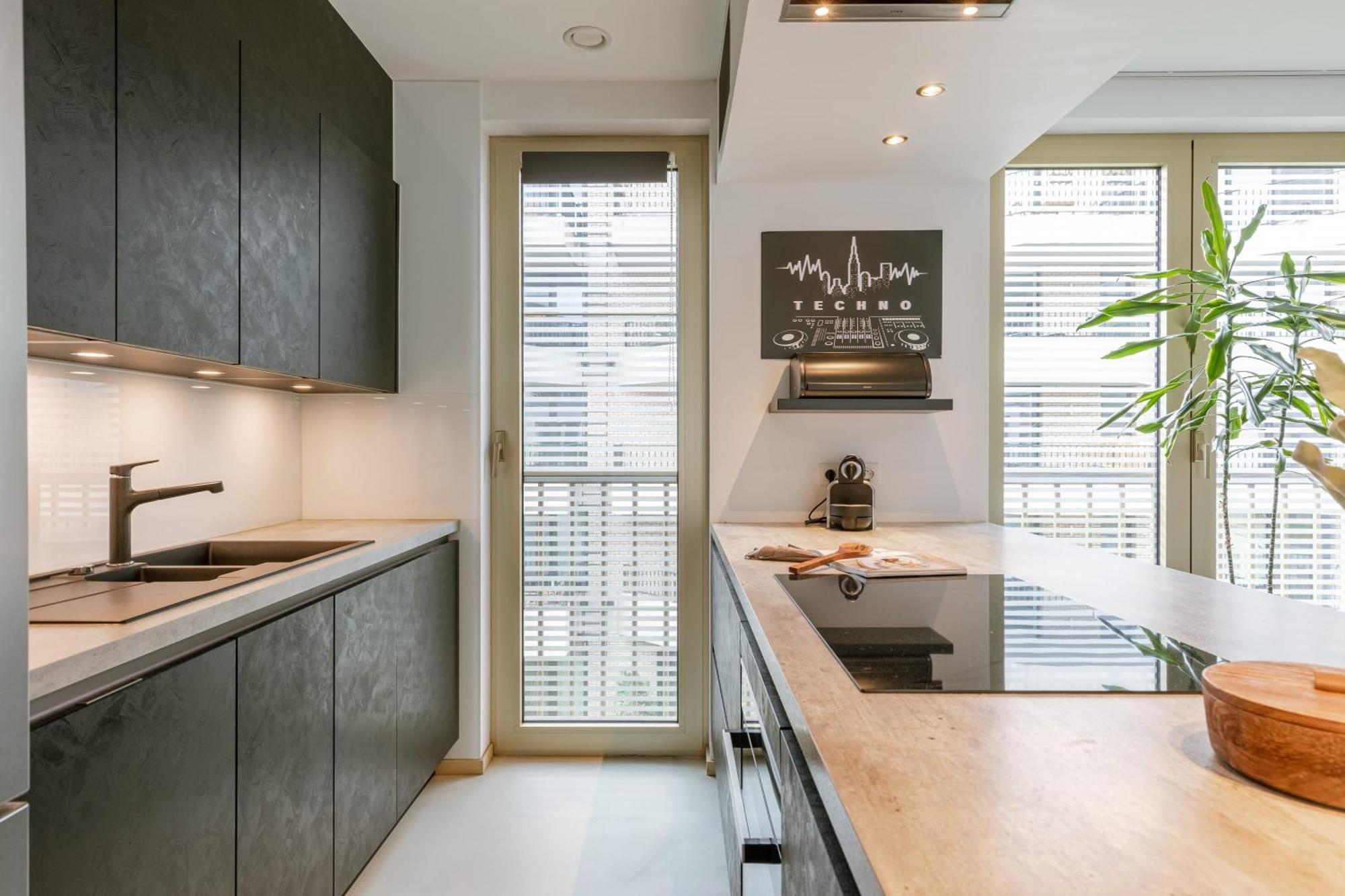 Modern With Large Terrace Appartement