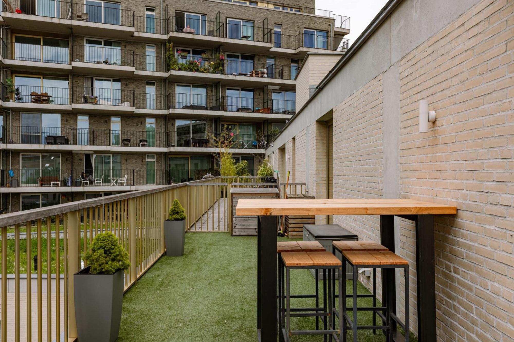 Modern With Large Terrace Appartement *
